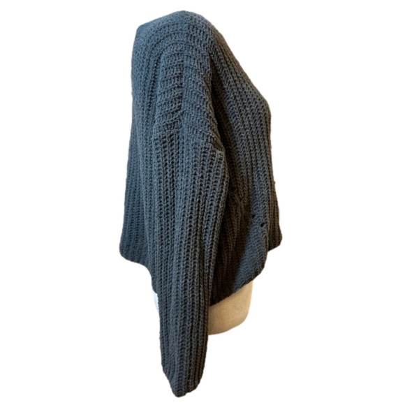 Cropped Long Sleeve with Cut Outs Sweater Women’s size Medium - Picture 4 of 12